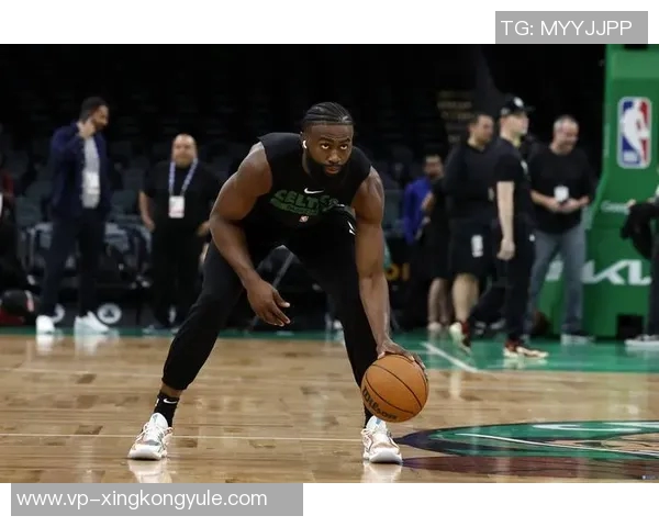 杰伦布朗称赞蒂尔曼表现出色末节发挥堪称现象级的全能球员